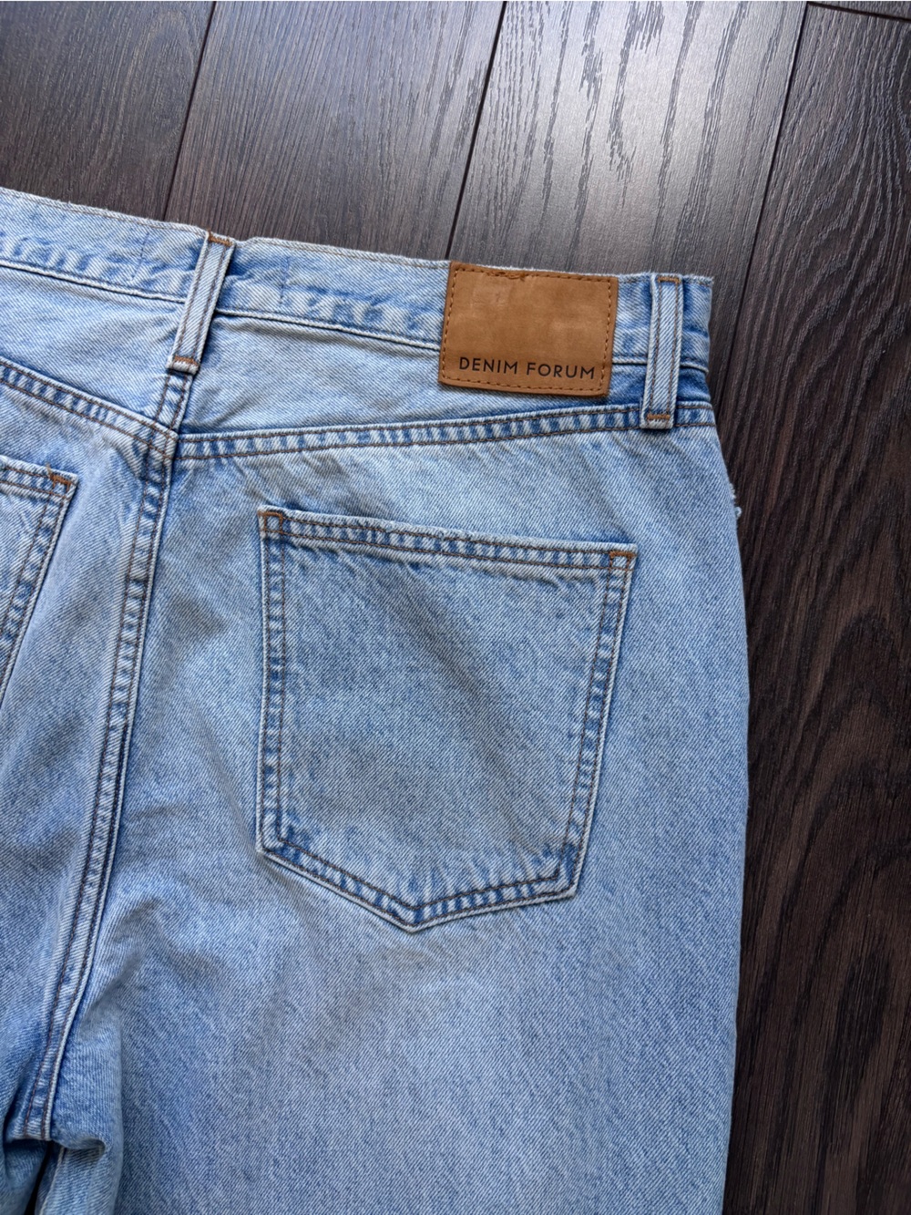 ARITZIA Denim Forum The Farrah High Rise Wide Leg Jeans - Light Wash - Size 31 - Picture 9 of 11